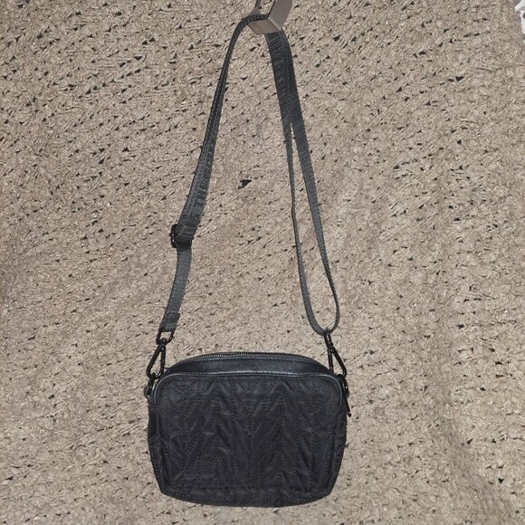 ROLLING STONES-ICONIC Collection-Quilted Chevron Crossbody Bag-Black-EX - Picture 2 of 7